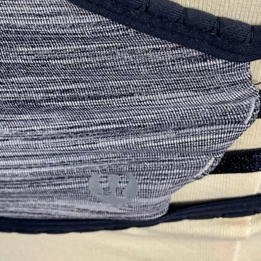 Lululemon Shala Sports Bra Women’s Size 6 Space Dye Grey Black Adjustable Straps